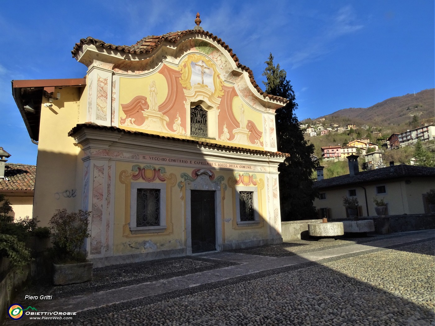 06 Sagrato della Chiesa di S. Lorenzo.JPG